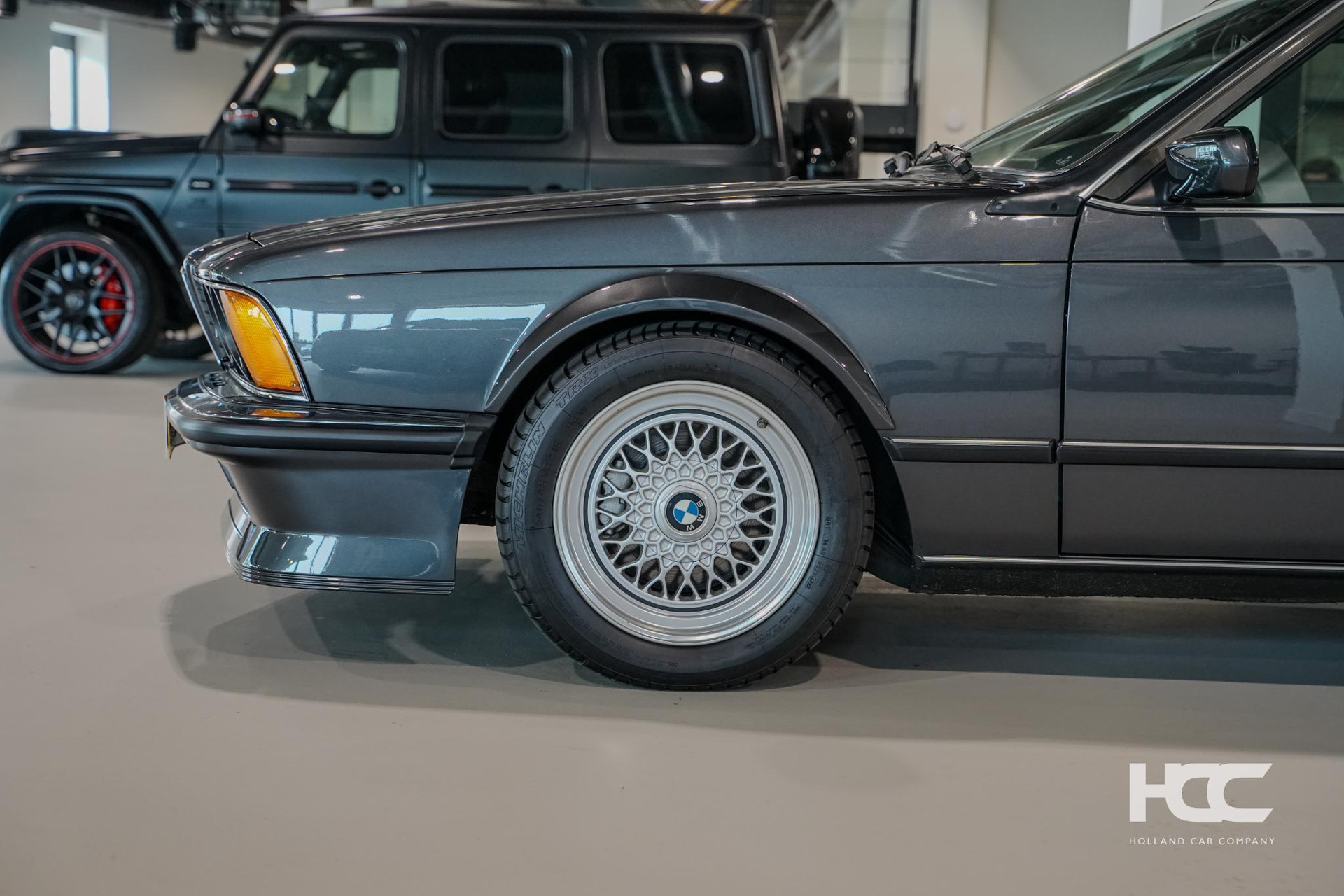 39831140-2.jpg